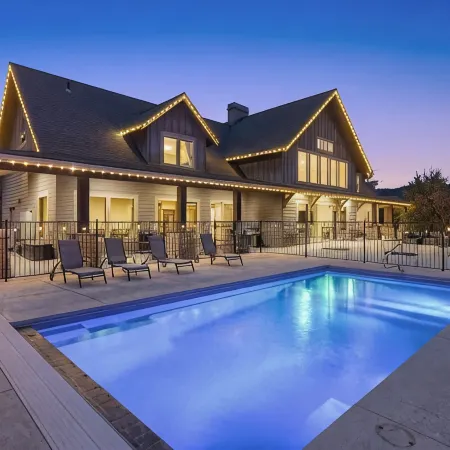 The Leavenworth Lodge - Swimming Pool, Pickleball