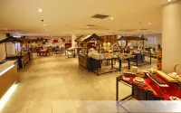 Hotel Casuarina @ Meru - فطور