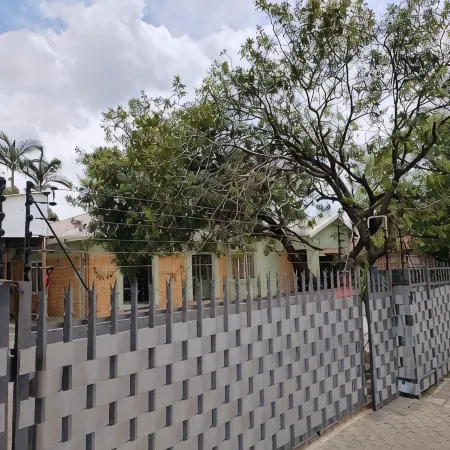 Laroza Guest House