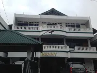 Henny Executive Homestay