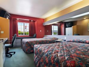 Microtel Inn & Suites by Wyndham Clarksville