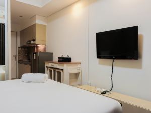 Best Price Studio Apartment at Tamansari Skylounge