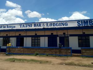 Tausi Bar & Lodging