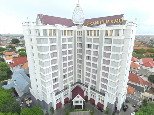 Grand Darmo Suite by AMITHYA Hoteles en Wonokromo