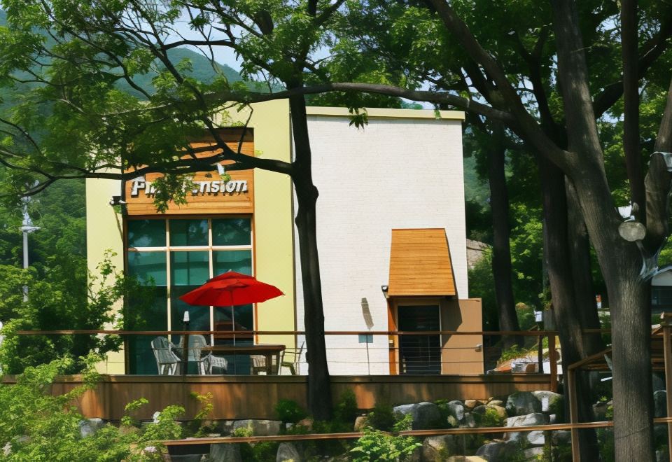 Gimhae Pool Pension