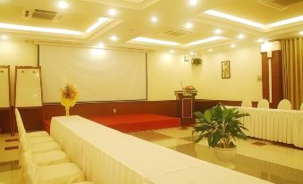 Hau Giang Hotel