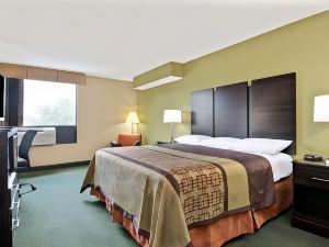 Super 8 by Wyndham Raleigh North East