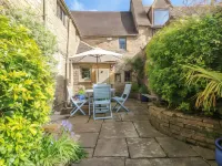 The Bull Hotel Hotels in Coln Saint Aldwyns
