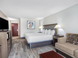 Ramada by Wyndham Hendersonville