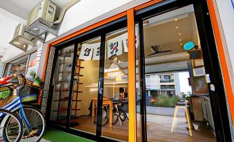Navel Orange Hostel