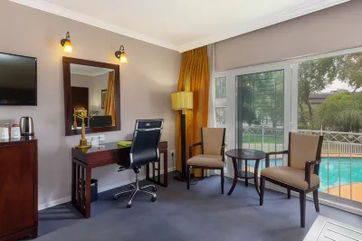 Holiday Inn Johannesburg Sunnyside Park Hotels near Dragon City Water Park
