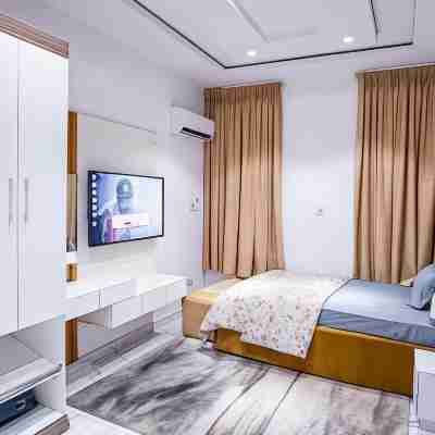 6 bedroom mansion in lekki phase 1 Rooms