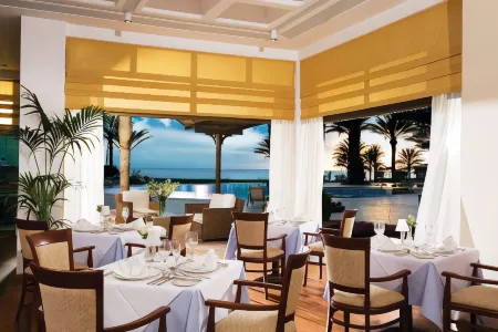Constantinou Bros Athena Beach Hotel