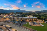 Best Western Plus Executive Residency Fillmore Inn Hotel dekat Pikes Peak Historical Street Railway Foundation