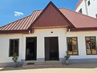 Baffour Apartments Hotels in Botsomtwe