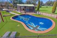Econo Lodge Savannah Park Tamworth - Parkplatz