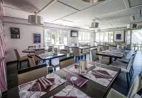 Hôtel Inn Design & Restaurant Sablé-Sur-Sarthe - bar