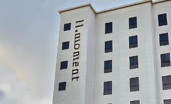 H Moment Hotel Songjeong - Housity