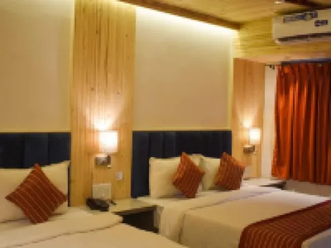 Gourish Resort (Pure Veg) 아바칼리 호텔