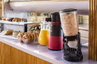 Econo Lodge Inn & Suites Colonie Center Mall Hotel a Colonie