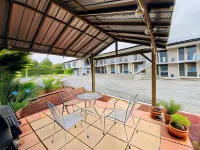 Colonial Lodge Motor Inn Hotels in Murrumbateman
