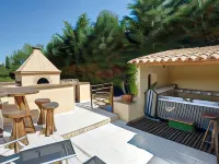 Les Gargoulettes Hotels in Lauris