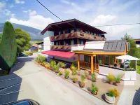Hotel Alpenblick Hotels in Rattenberg