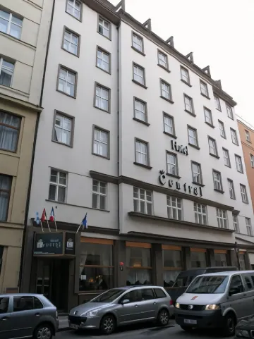 Central Hotel Prague Отели рядом с достопримечательностью «Пороховая башня»