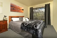 Tombstone Motel, Lodge & Backpackers - 2-Star