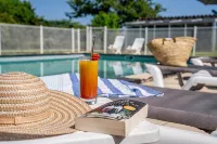 Logis Hôtel la Ferme de Flaran - Swimmingpools
