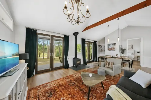 Block Eight Estate Tree Tops Villa Hotels in North Rothbury