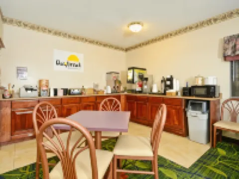 เดย์สอินน์ บายวินด์แฮม โทพีกา โรงแรมในโทพีกา