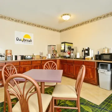 Days Inn by Wyndham Topeka