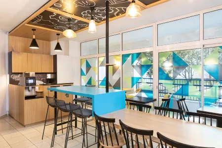 Aparthotel Adagio Access Paris Vanves Porte de Versailles Отели рядом со станцией Gare De Vanves-Malakoff