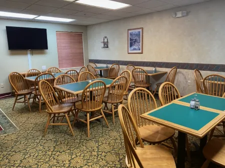 Hometown Inn Indian River Отели в г. Вулверин