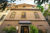 DeCamondo Residence