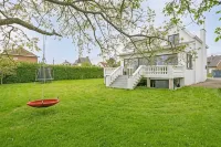 The Beautiful White House Hotels in 