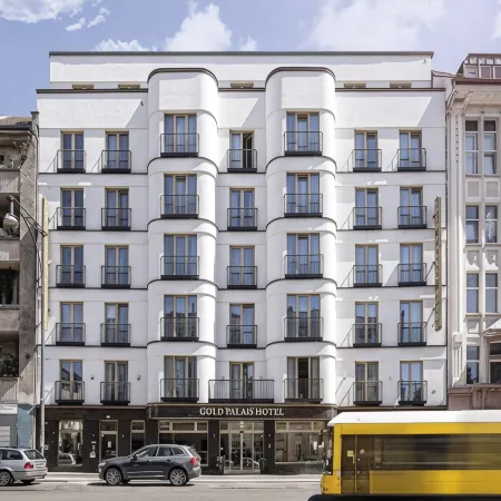 Gold Palais Hotel Отели рядом с достопримечательностью «World Time Clock»