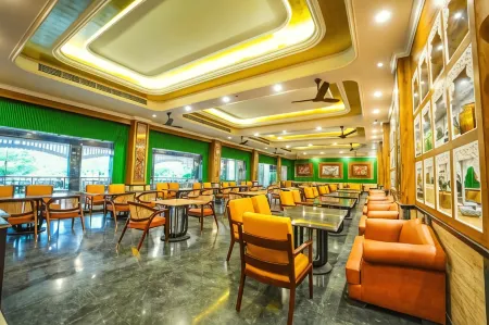 Mayfair Oasis Resort & Convention