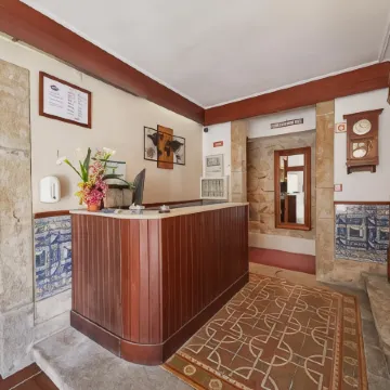 A Portuguesa Guest House Отели рядом с достопримечательностью «Церковь кармелитов»