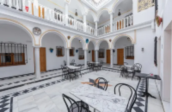 洛斯奧梅亞斯住宿