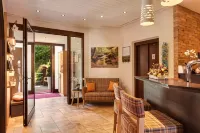Hotel Die Kleine Blume - parking