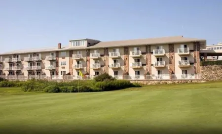 Winnapaug Inn Отели рядом с достопримечательностью «Water Wizz of Westerly RI»