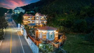 Red Praha Pension Hotels in Geoje-si