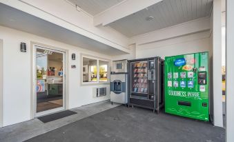 Motel 6 Burlington, WA