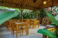 Cozy Cottages Lombok Hotel di Senggigi