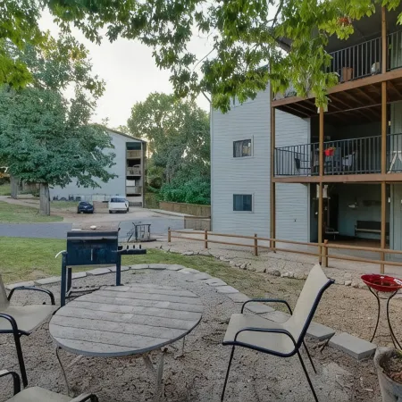 Family-Friendly Condo 1 Mi to Silver Dollar City!