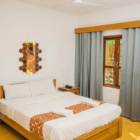 Kayaniv Resort