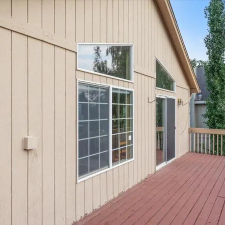 2 Bedroom 2 Bathroom Home Near Anchorage Golf Course and Zoo