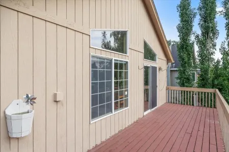 2 Bedroom 2 Bathroom Home Near Anchorage Golf Course and Zoo Отели рядом с достопримечательностью «Зоопарк Аляска»